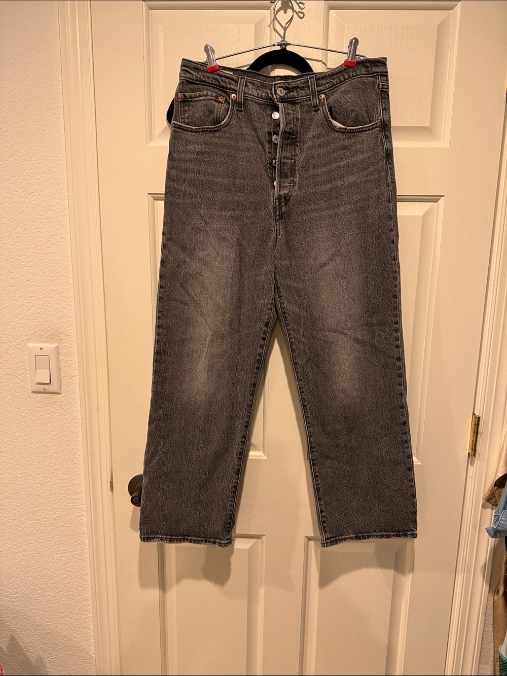 Classic women's Black Washed ribcage Straight-Leg Jeans